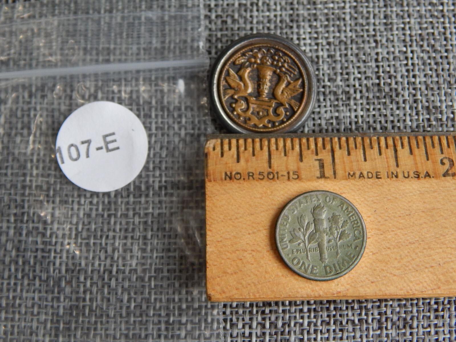 Antique Vtg Picture Button Birds & Urn ~Apx: 7/8″ #107-E