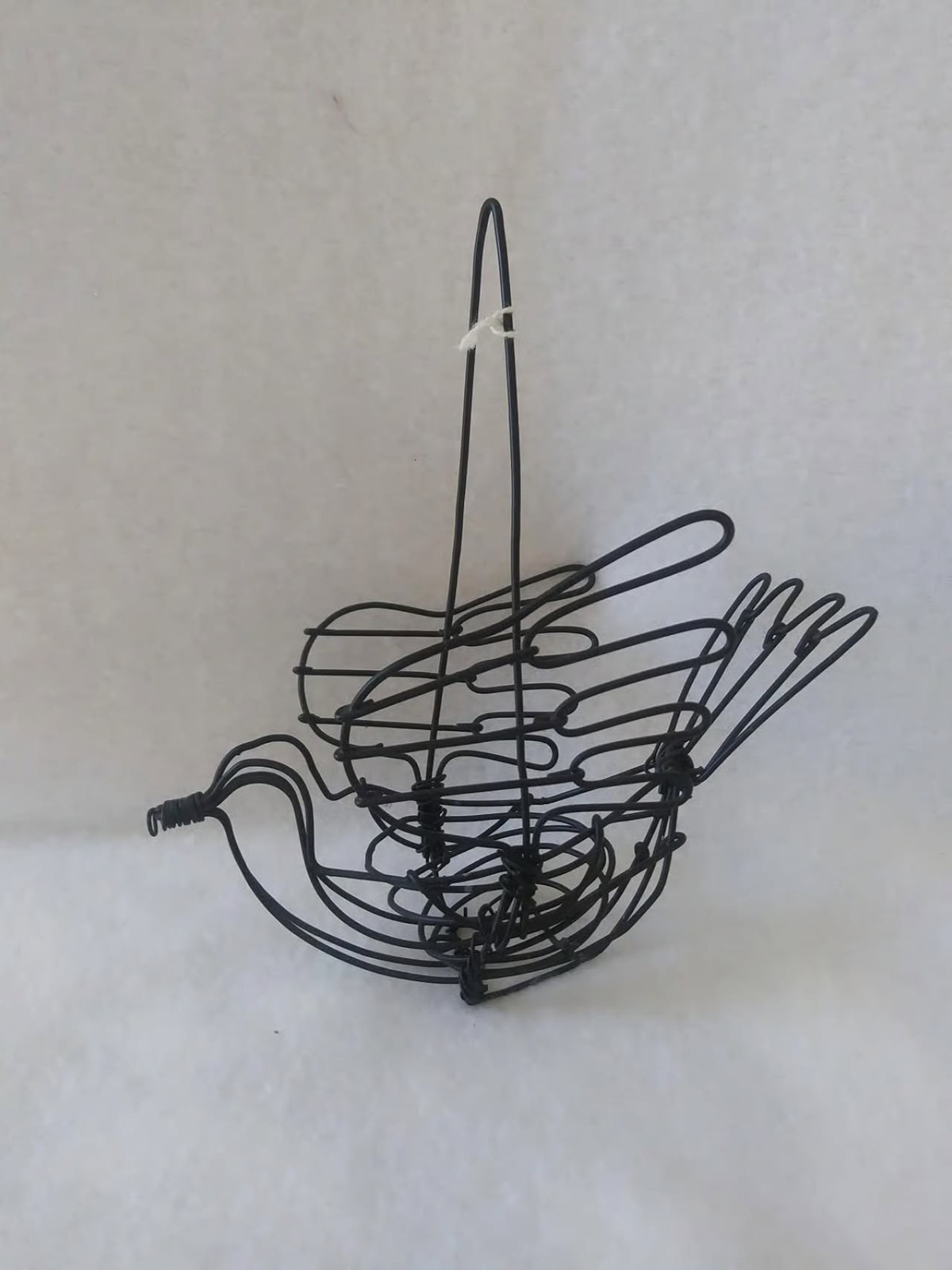 Black Metal Wire Basket with Bird – Rustic Farmhouse Storage – Vintage Style Dec