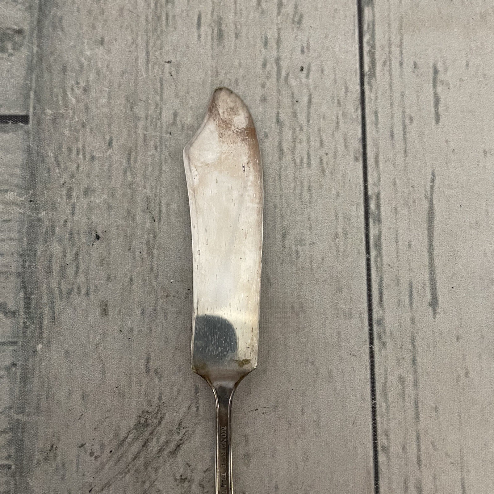 Vintage National Silver Co. Four (Silverplate) 7-1/4″ Flat Handle Butter Knife
