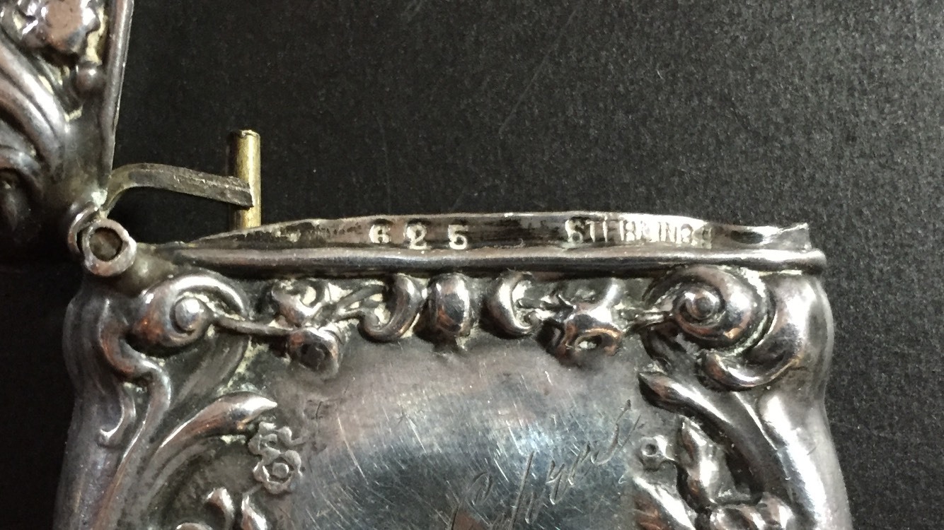 Antique 1905 Sterling Silver Repousse Floral Art Nouveau Match Safe Vesta