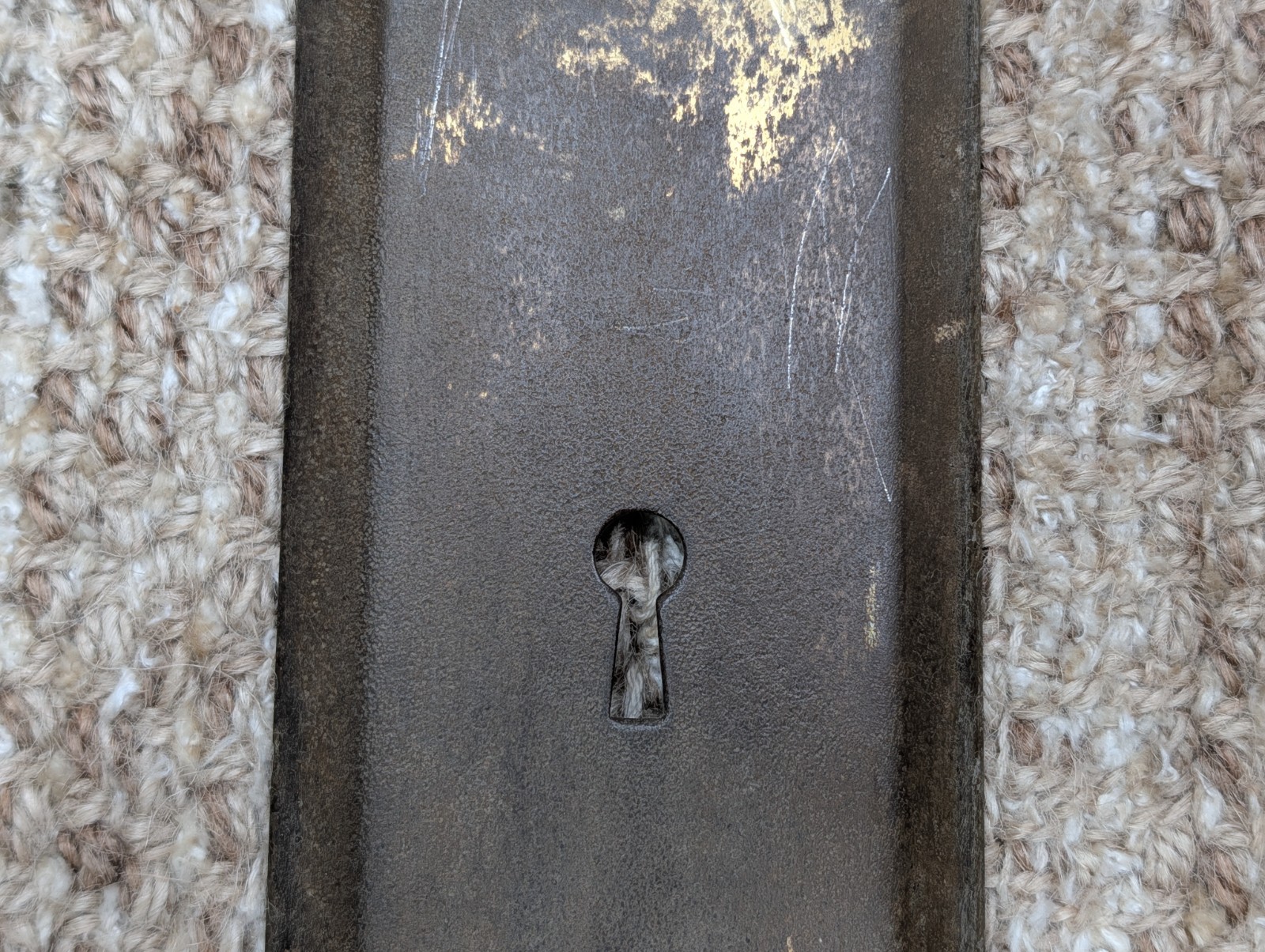 2 3/4″ x 10 7/16″ Antique Brass Plated Stamped Steel Door Knob Plate