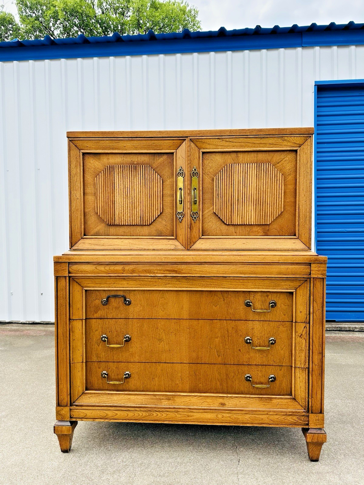 Beautiful Mid Century Modern Ridgeway Solid Oak Gentleman’s Highboy Chest