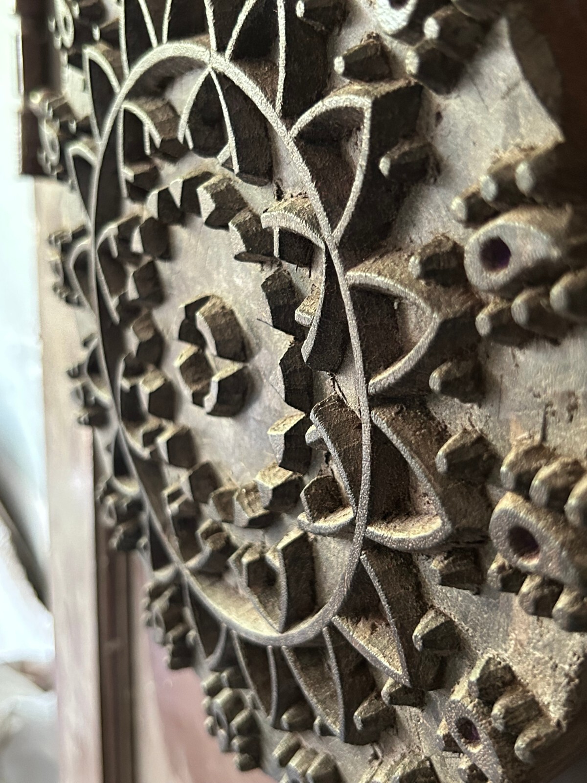 OLD VINTAGE HAND CARVED WOODEN PRINTING /TEXTILE BIG BLOCK WALL HANGING PANEL
