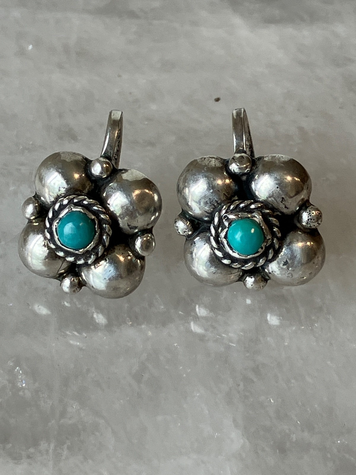 VINTAGE MEXICO SILVER SCREW BACK EARRINGS TURQUOISE FLOWER 7.65G