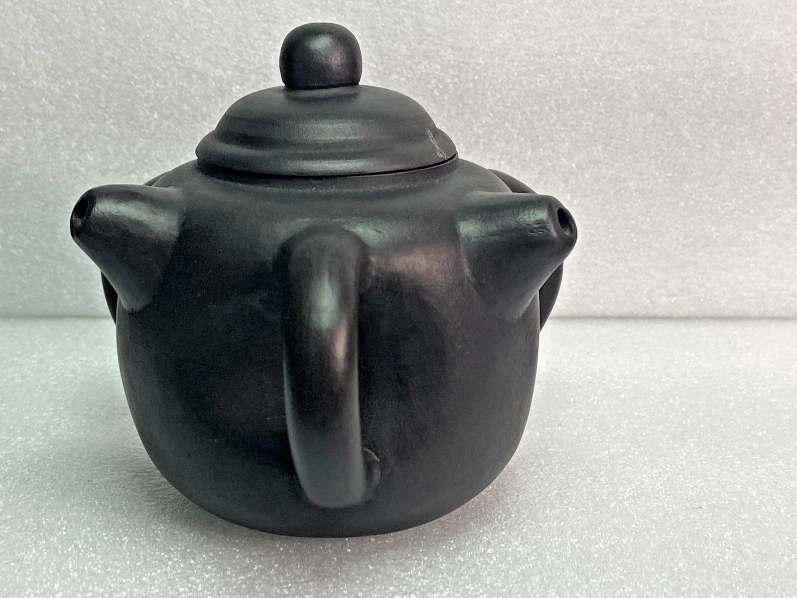 Chinese Yixing Zisha Clay Handmade Exquisite Dark Brown Teapot signed