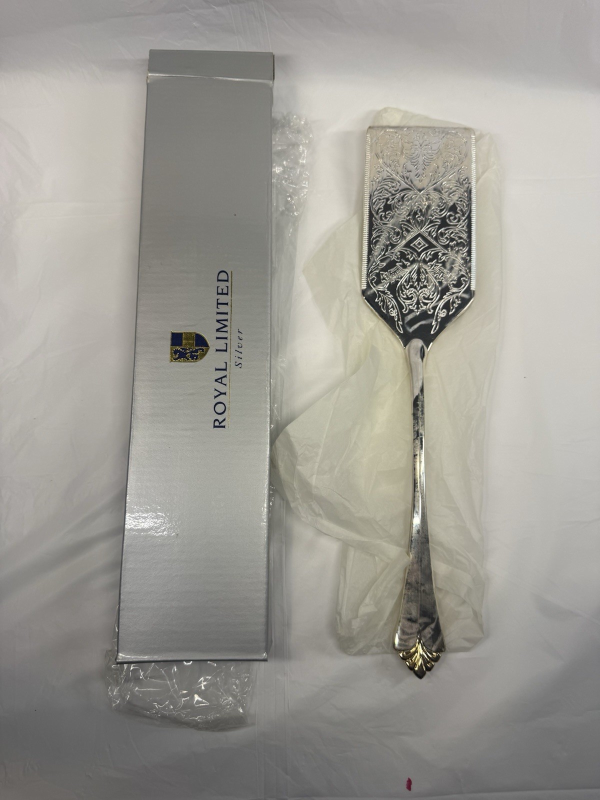 Vintage Royal Limited Silver Silverplate Cake Server w/gold accent~L@@K!!!!