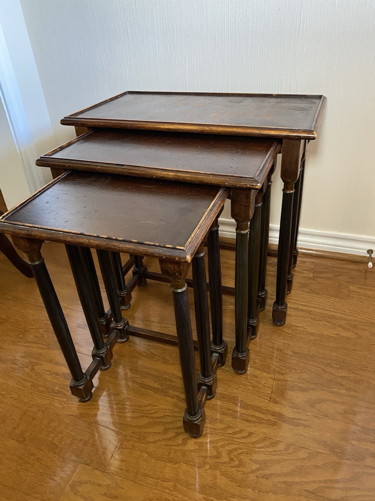 Nesting Tables Classic Tiered Design Simple Turned Legs Authentic Vintage Patina