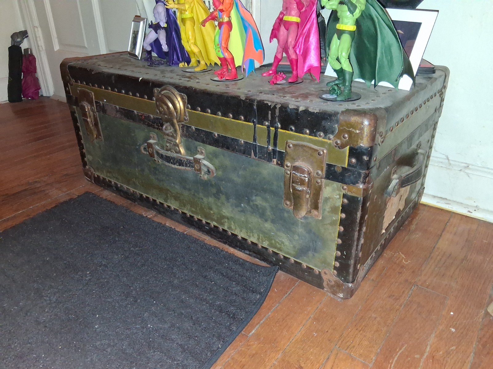 Vintage Antique Flat Top Steamer Trunk From The 1900s Great Condition