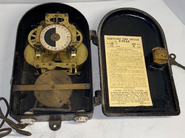 Antique 1909 HARTFORD TIME SWITCH Cast Iron Casket Case A. HALL BERRY W/KEYS USA