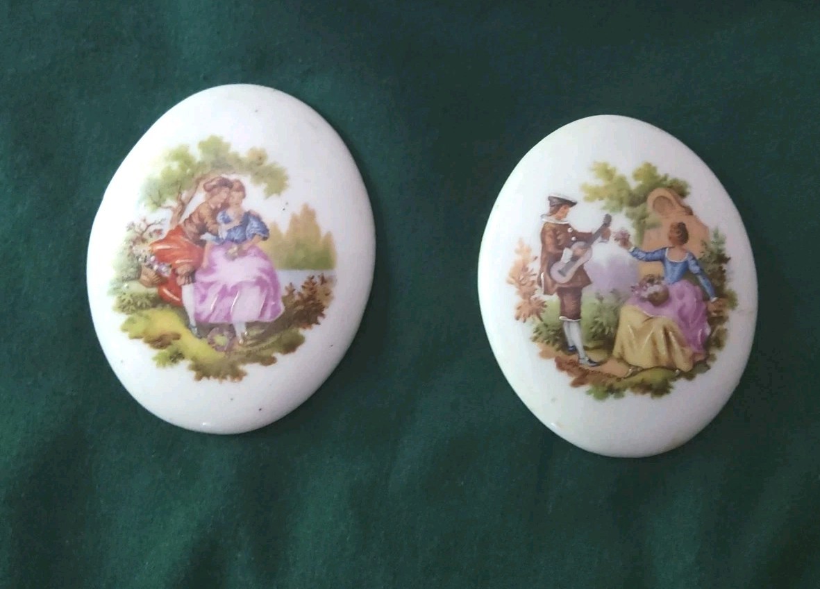 2 Olleisac Cromos de Limoges Vintage Porcelain, Unmounted, Oval 2″x 2 3/4″