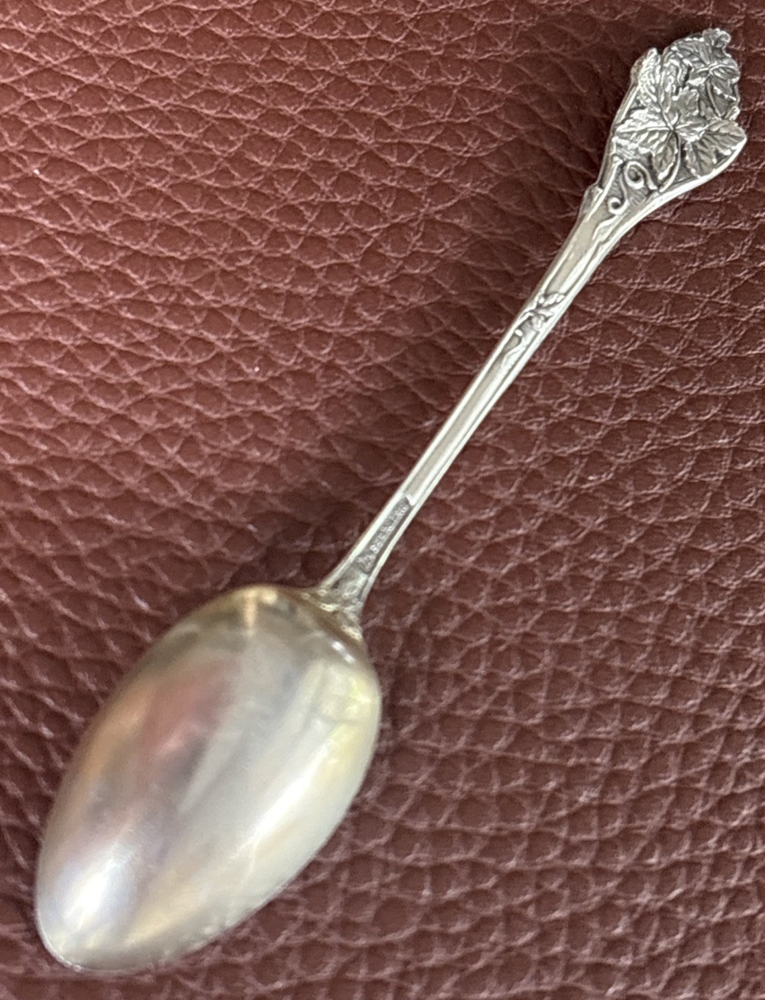 Los Angeles California 3.75″ Sterling Souvenir Spoon Fruit Series #6 Grape 5g