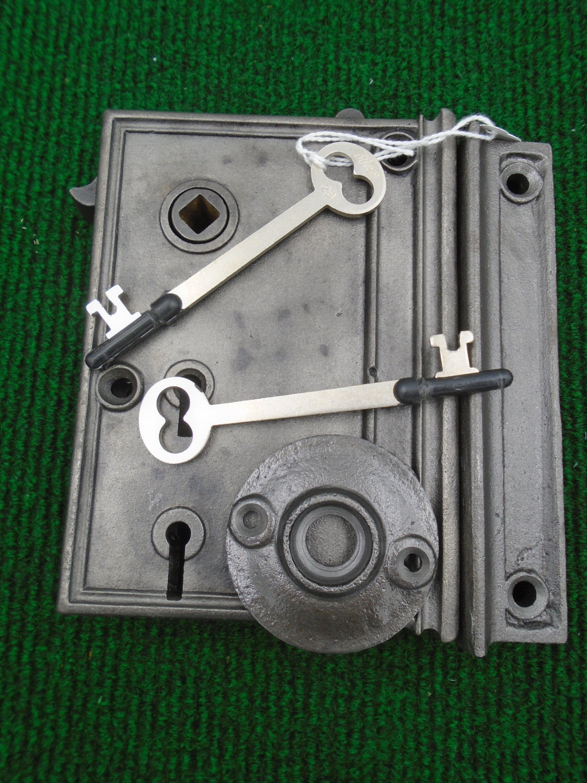LARGE CIRCA 1875 RIM LOCK COMPLETE w/ KEYS, KEEPER, & ESCUTCHEON (15804-6)