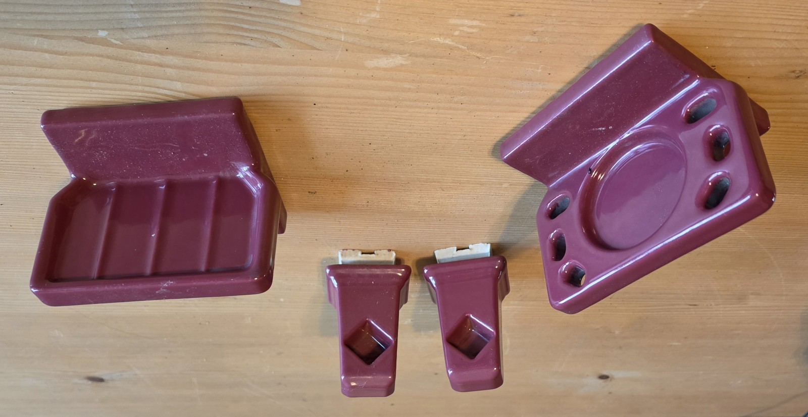 MCM tile-in / Cup Toothbrush Soap Dish Towel Bar – Burgundy – Bathroom Ceramic