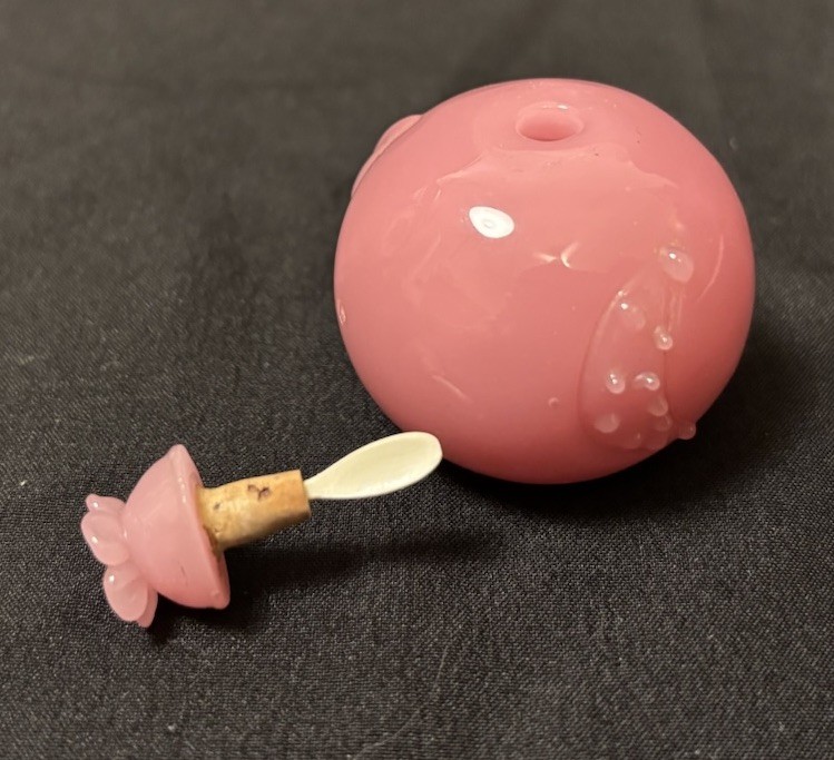 Chinese Vintage Pink Carved Peking Glass Moon Leafs Flower Snuff Bottle RARE