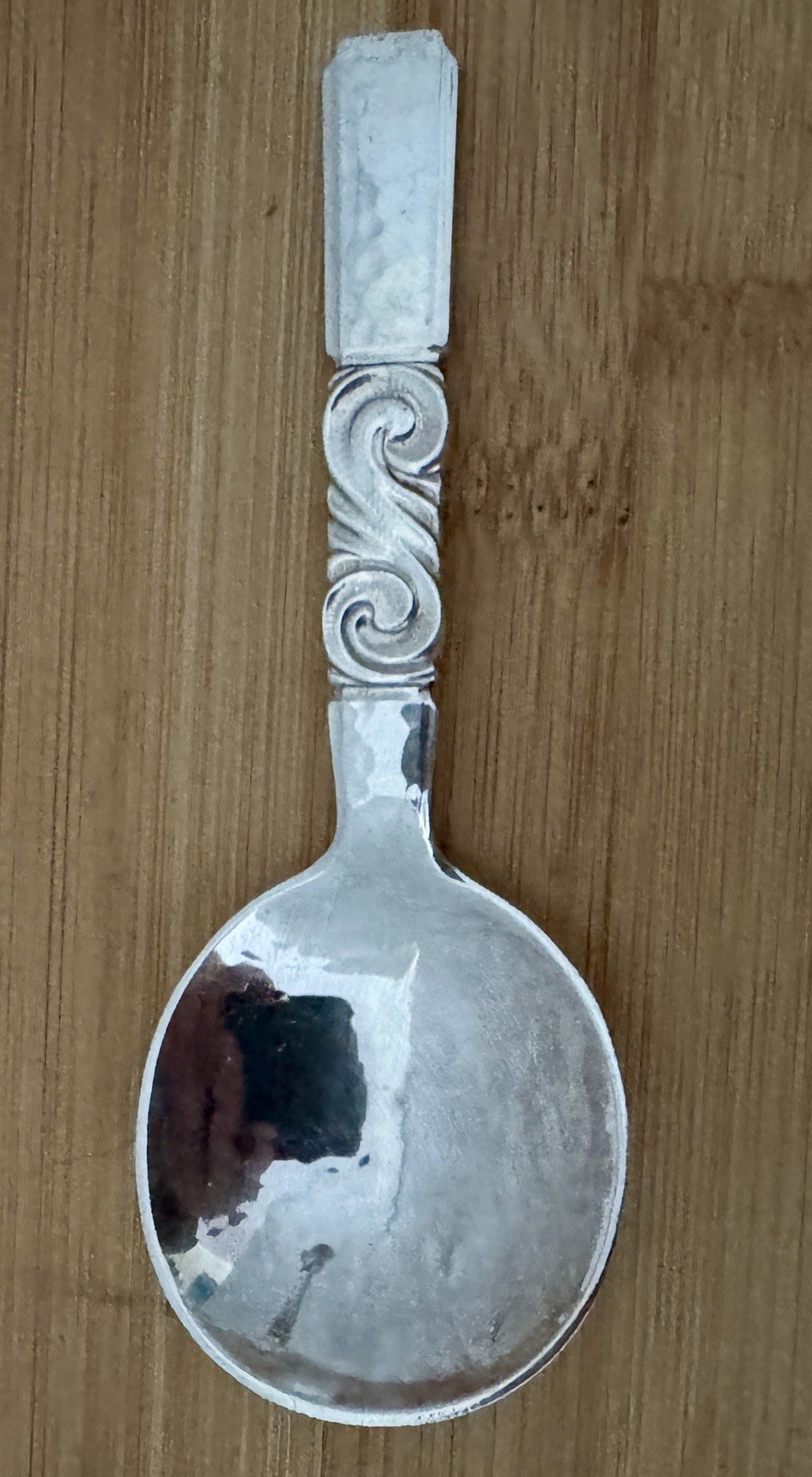 RARE GEORG JENSEN SCROLL PATTERN STERLING SILVER SUGAR OR TEA CADDY SPOON