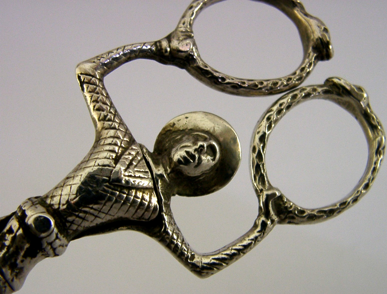 CHESTER STERLING SILVER HARLEQUIN JESTER SUGAR TONGS NIPS CHESTER 1902