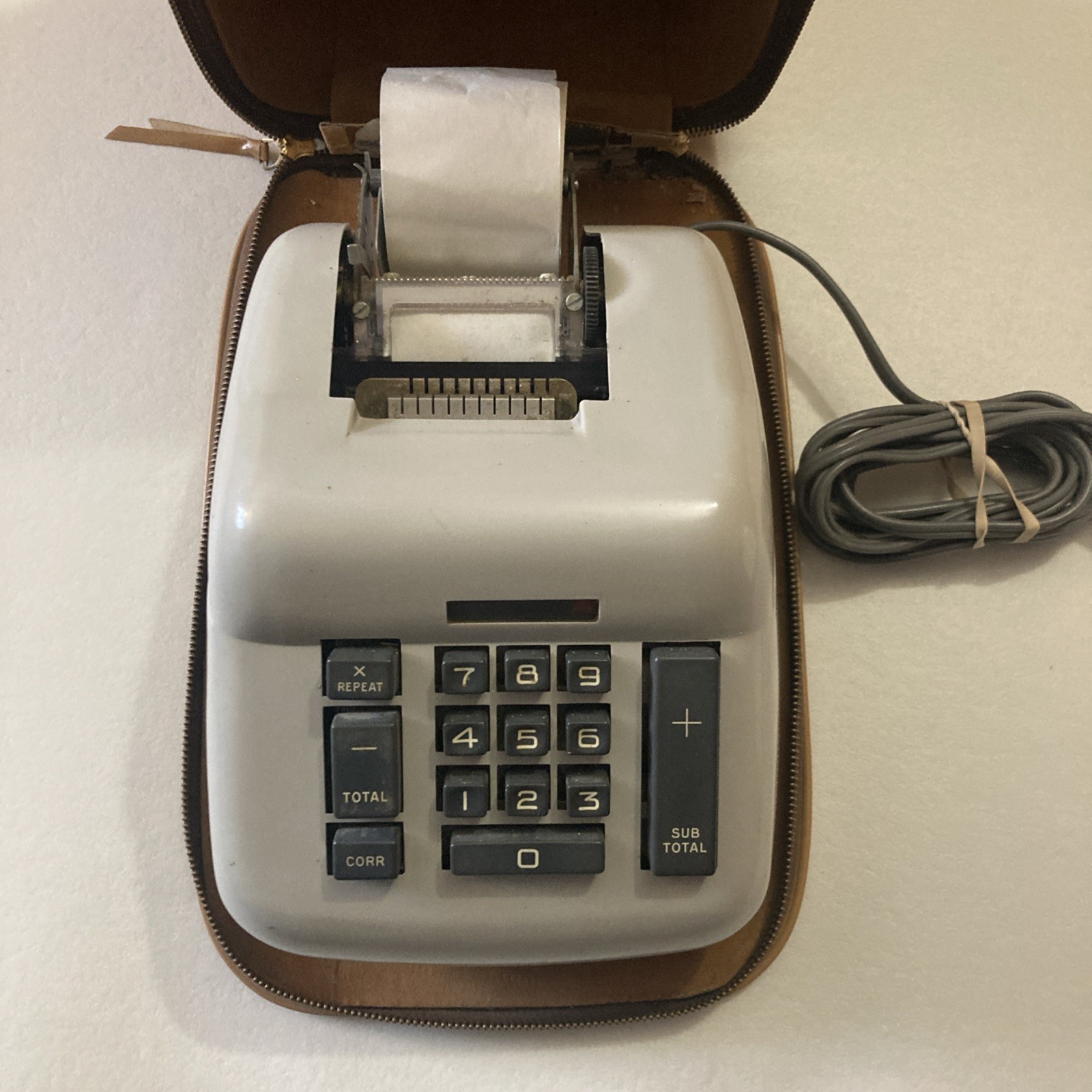 Vintage Underwood Adding Machine 1958 with Case Nice!
