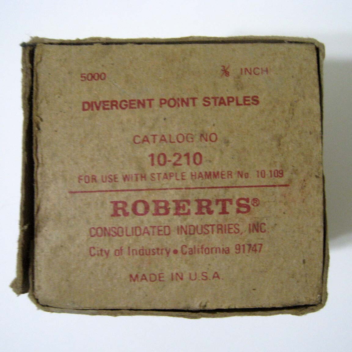 ROBERT’S ® 10-210 Divergent Point Staples For Staple Hammer 10-109 Cal USA – New