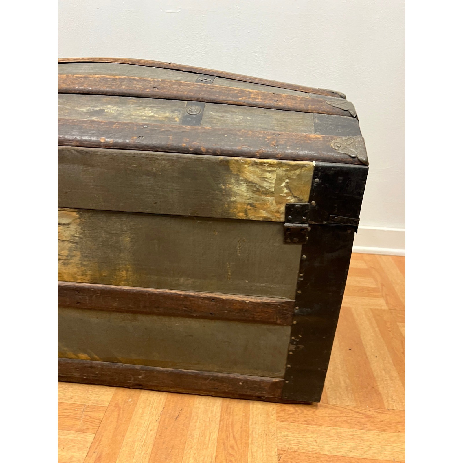 Antique Victorian Camelback Steamer Trunk Wood Metal Storage Chest Vintage Hump