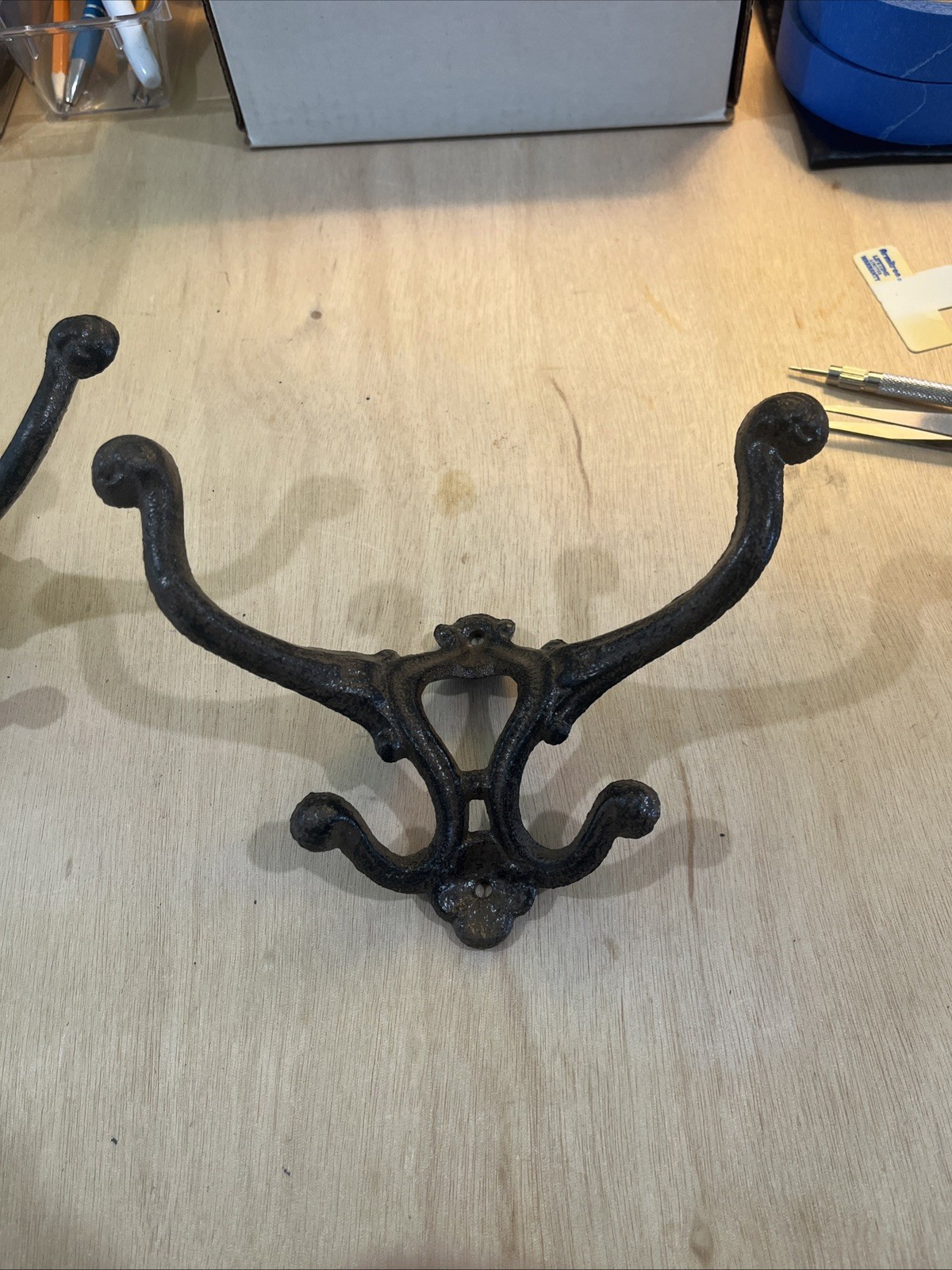 LARGE VICTORIAN STYLE CAST IRON WALL MOUNT HAT / COAT HOOK 4 PRONG ( 2- avail)