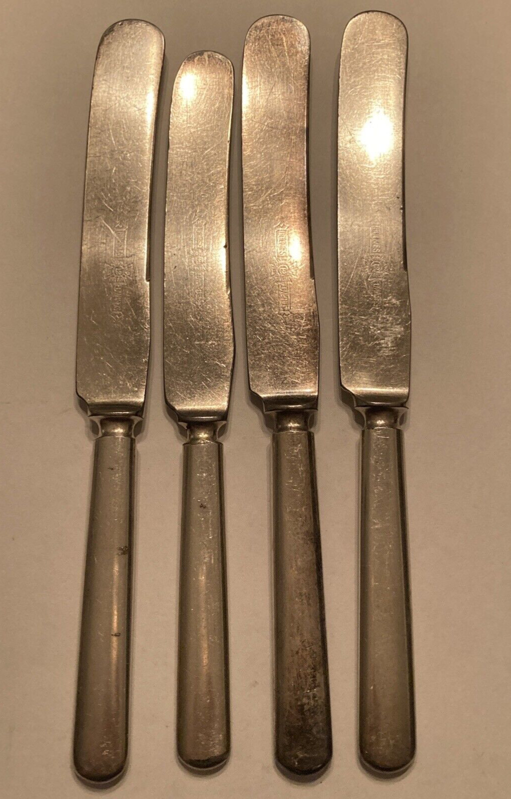 Vintage Holmes & Edwards Knife – Set of 4 Dinner/Butter Knives, Warranted 12