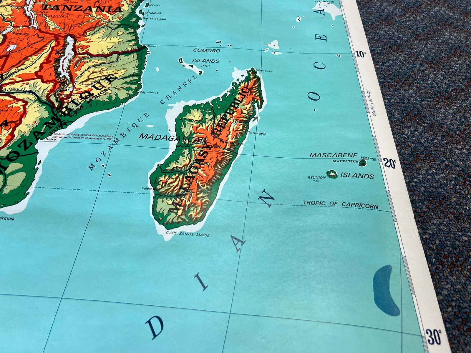 Vintage 1966 Pull Down Map AFRICA school classroom wall art Rand McNally roll up