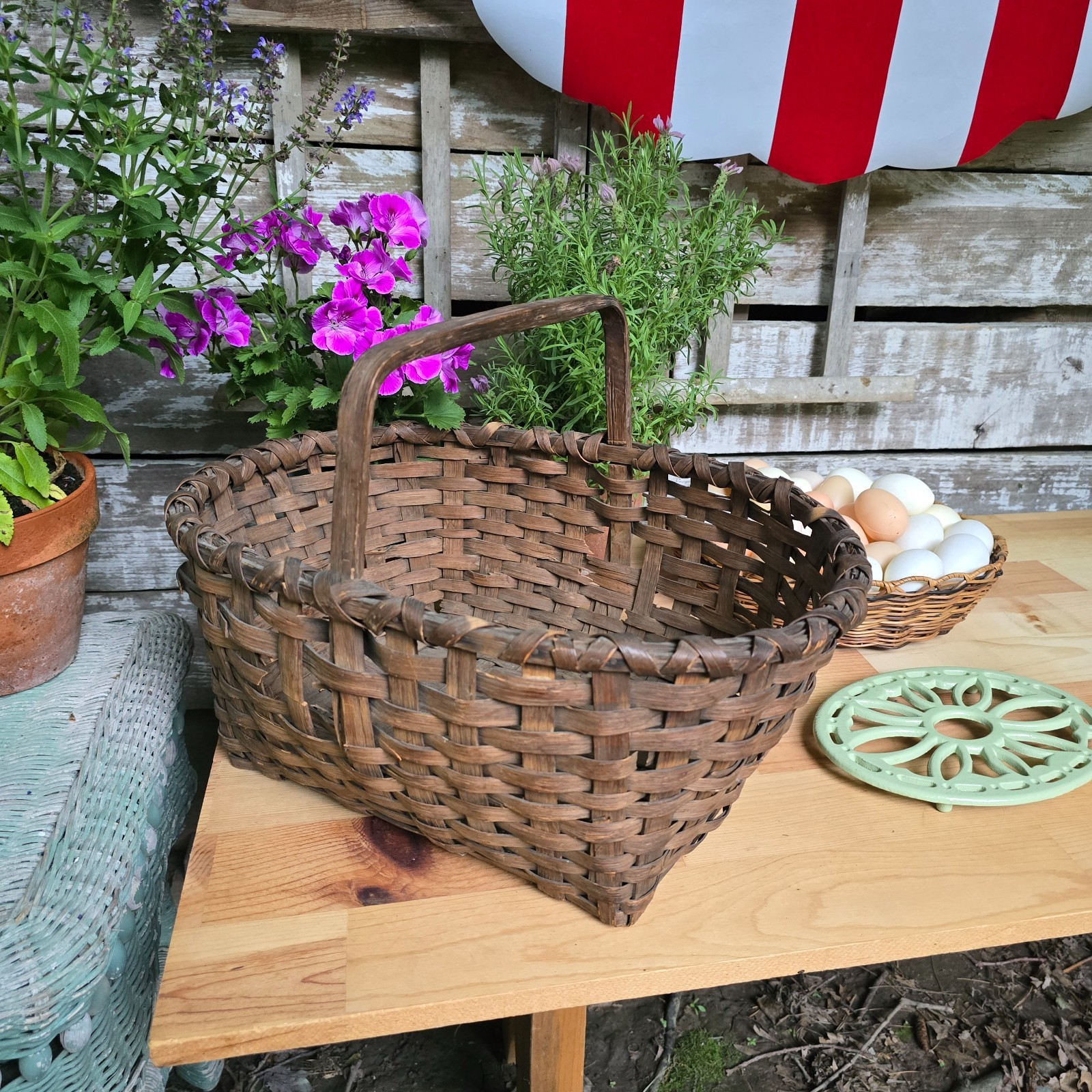 ANTIQUE WOVEN SHAKER BASKET W/ WOOD HANDLE WABI SABI NATURAL FINISH, 18 in.