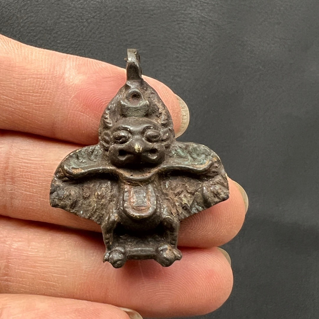 Old Chinese Tibetan Buddhist Copper black lacquer patina roc Pendant amulet