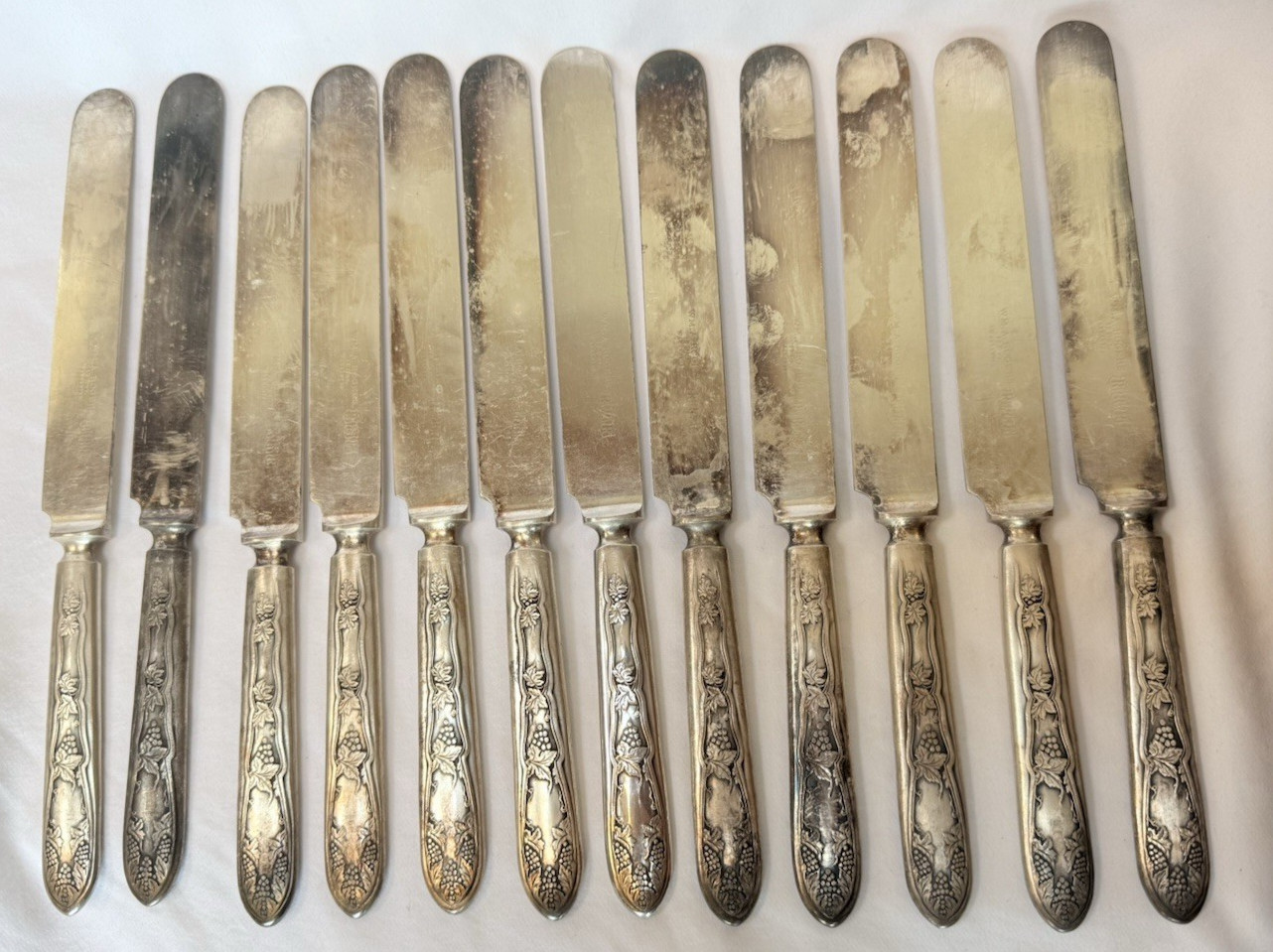 1847 Rogers 12 Dinner Forks A1 RRR 12 Knives 12 DWT & Butter & TSP 26 pcs in All