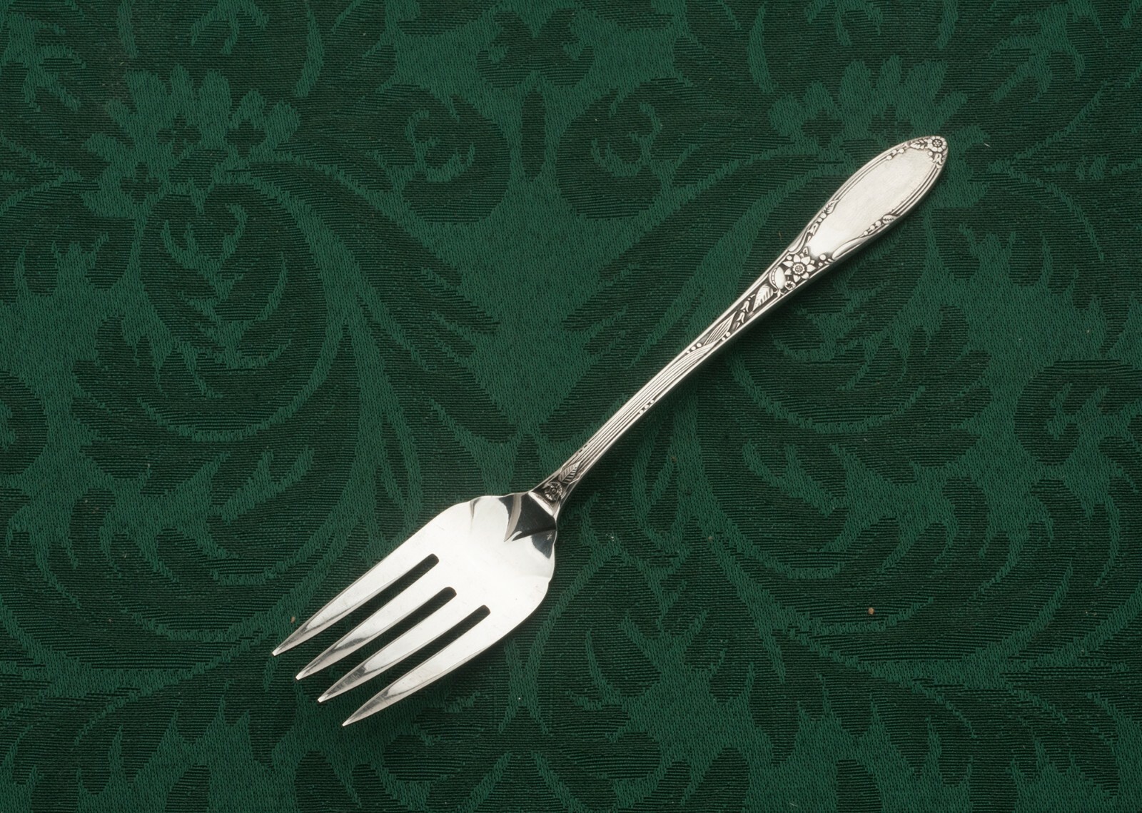 Virginian by Oneida Sterling Silver individual Salad Fork 6 3/8″
