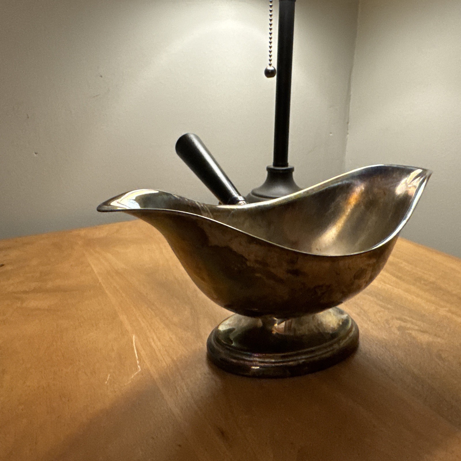 The Sheffield Silver Co Gravy Sauce Boat Wood Handle USA Footed 8×4 Model 26