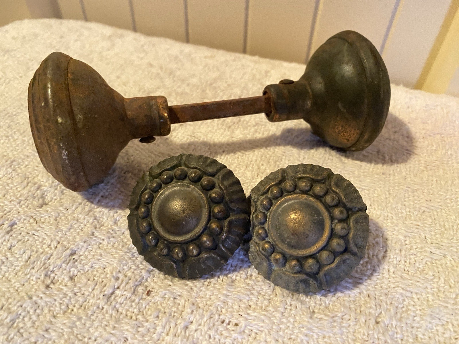 Antique Doorknobs & Rosettes VICTORIAN Bronze Or Brass 19th-20th Century Patina