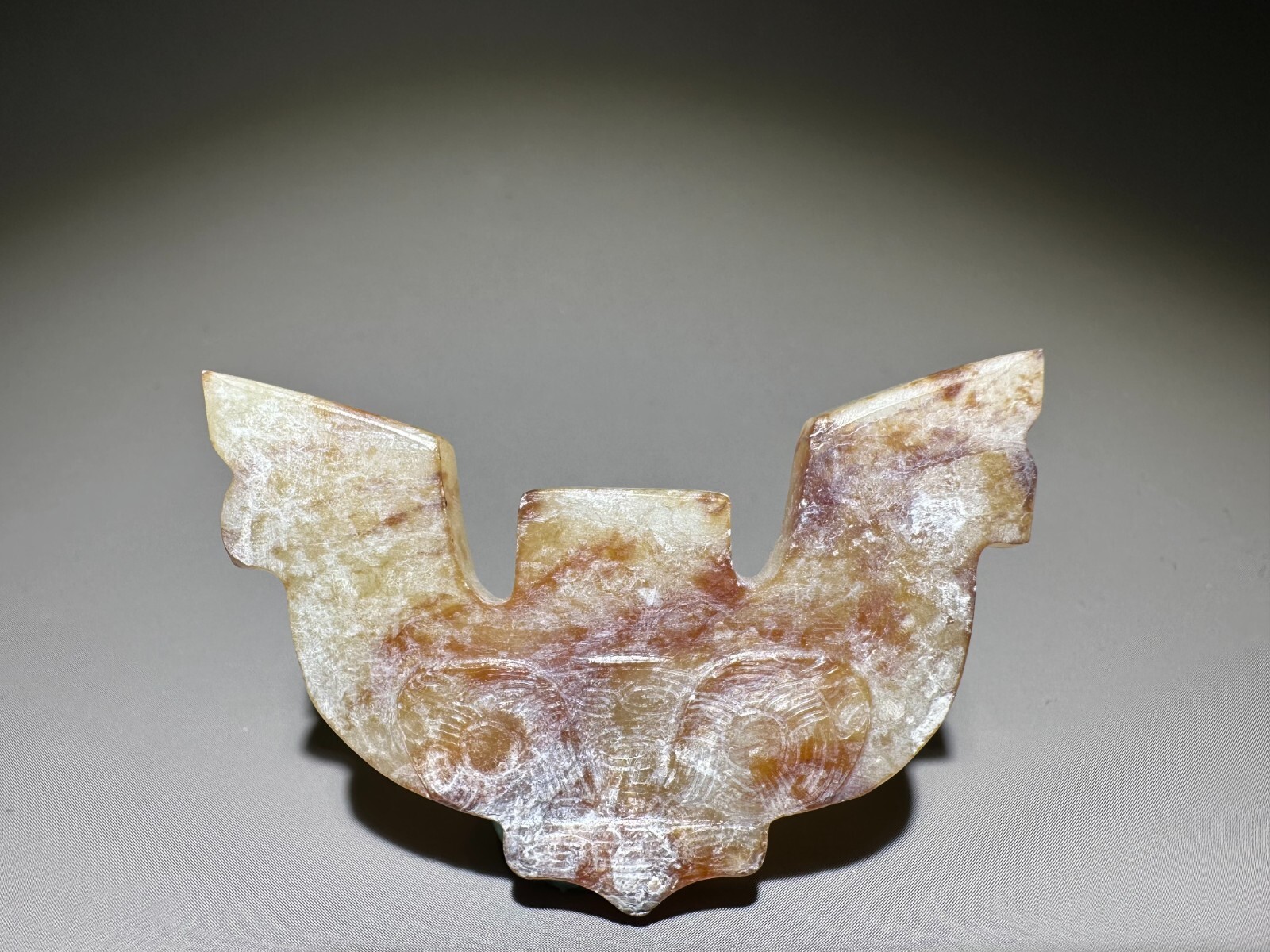 “Liang Zhu” Culture Old Jade Carved Animal Face “San Cha Xing Qi” “Pei” L 5.4 cm