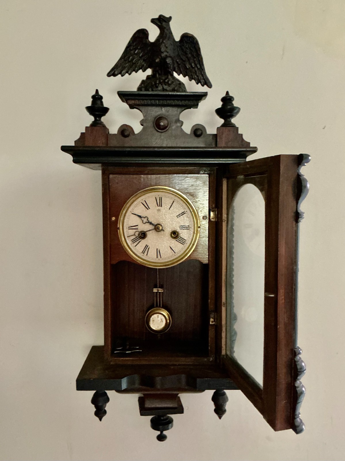 Ca 1890s JUNGHANS Vienna Regulator Wall Clock Carved EAGLE Topper 25.5″x10.25″