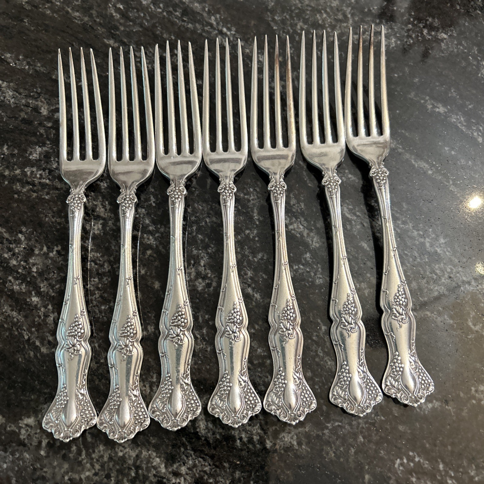 Lot 7 x 1847 Rogers VINTAGE Grape Pattern Silver Plate 7 1/2” Dinner FORKS