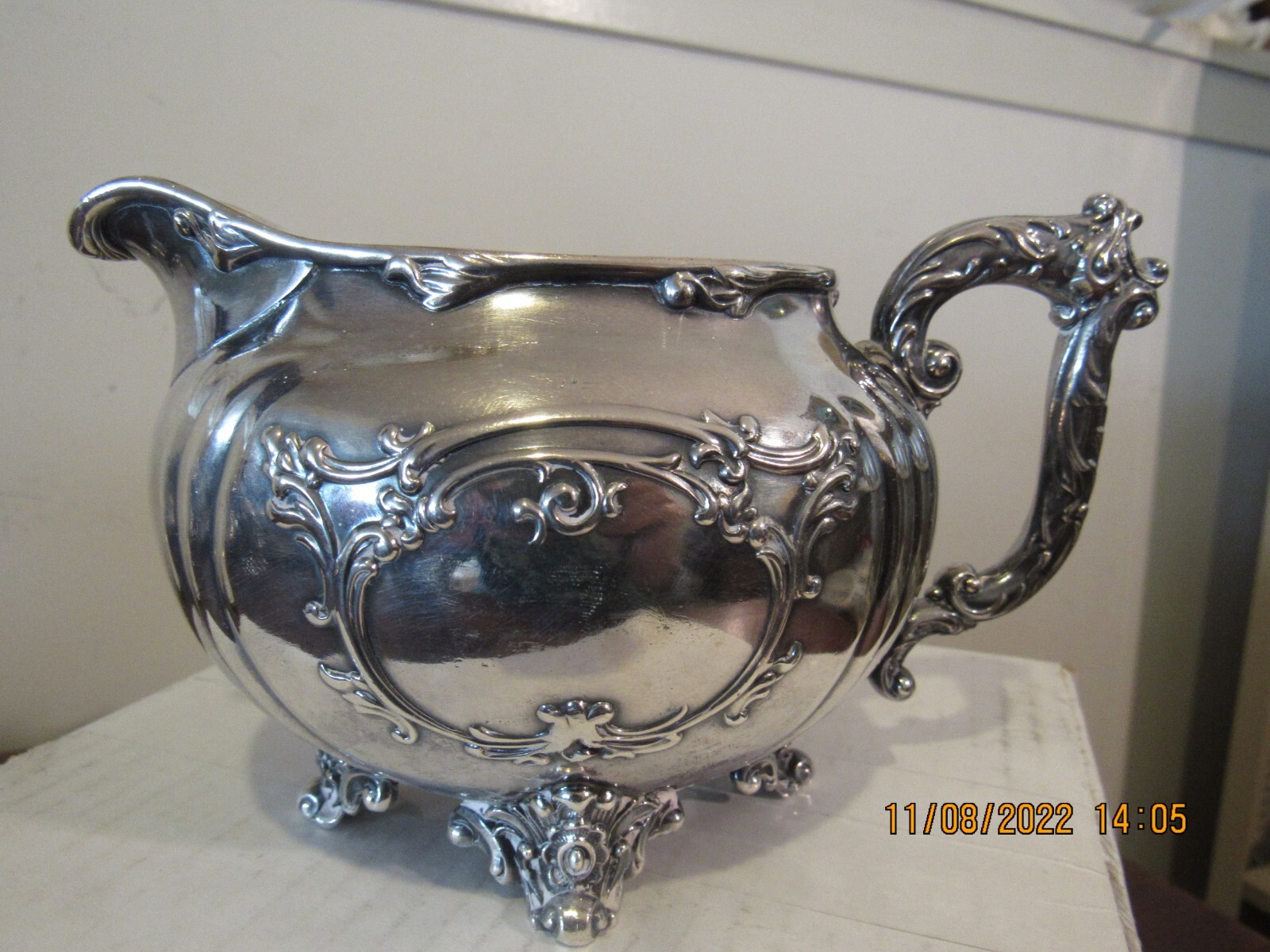 Vintage James W. Tufts – ‘Plate Guaranteed’ Creamer
