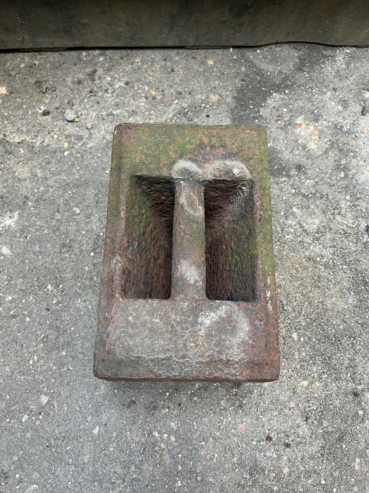 CAST IRON WEIGHT 56LBS 225MM X 130MM X 140MM
