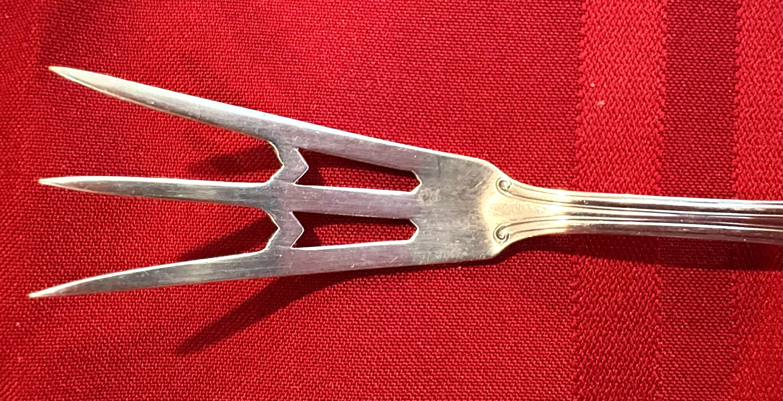 Old Mark GORHAM / DURGIN – Sterling Silver PLYMOUTH LEMON Fork Serving 16 Grams