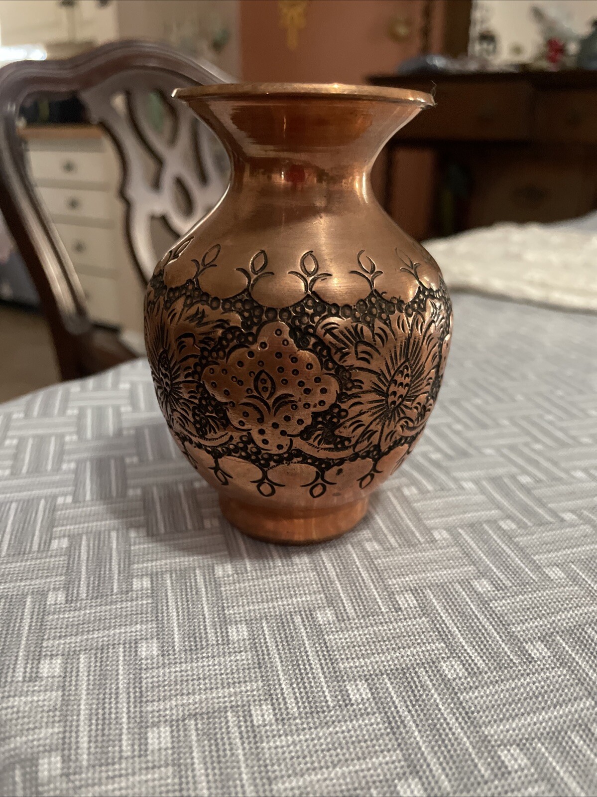 COPPER VASE ENGRAVED & EMBOSSED: FLOWERS 4”