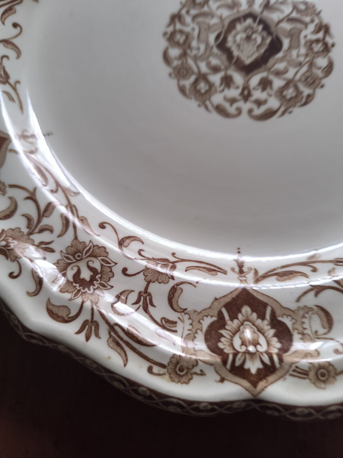 Gien Round Serving Plate Brown Decor With Lambrequins And Floral Scrolls