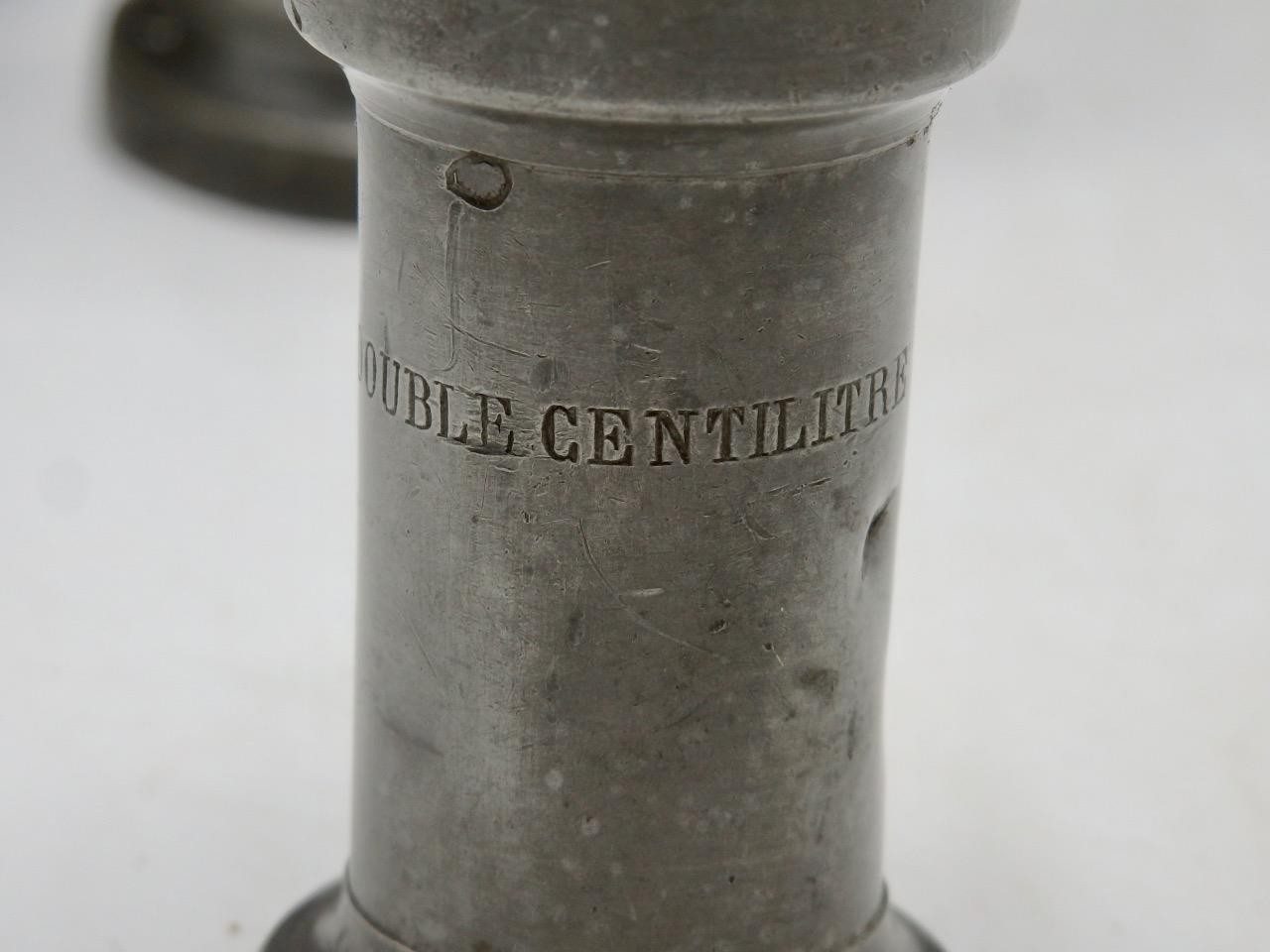 Antique Graduated Set of 6 FRENCH LIDDED PEWTER MEASURES Handle, Lip & Lid – vgc