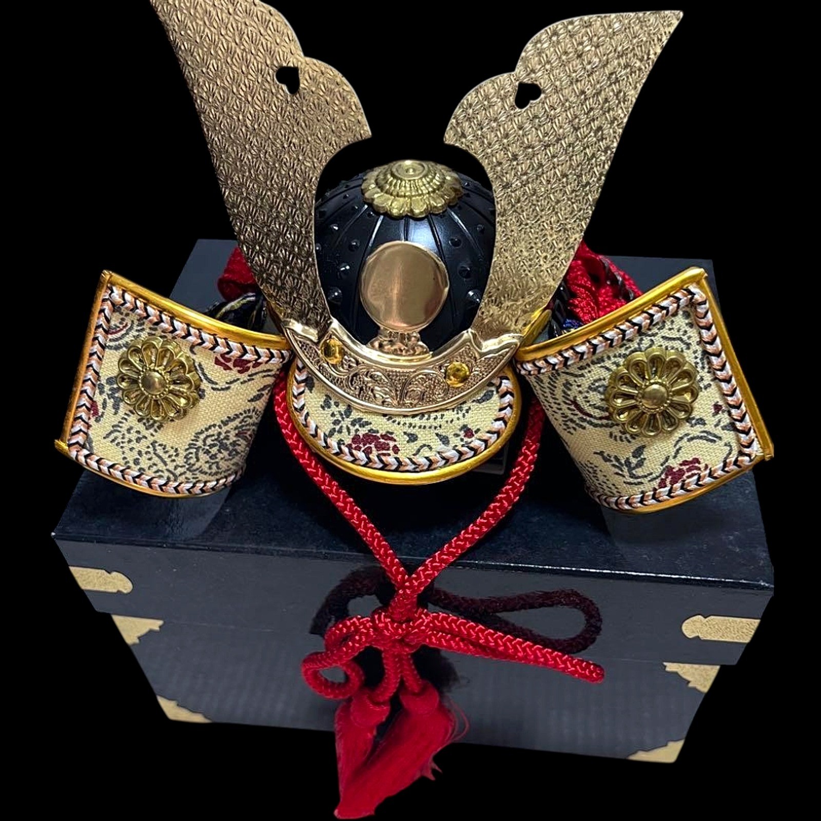 Japanese Kabuto Helmet Display Ryuko Dragon Gold Red Antique Unwearable