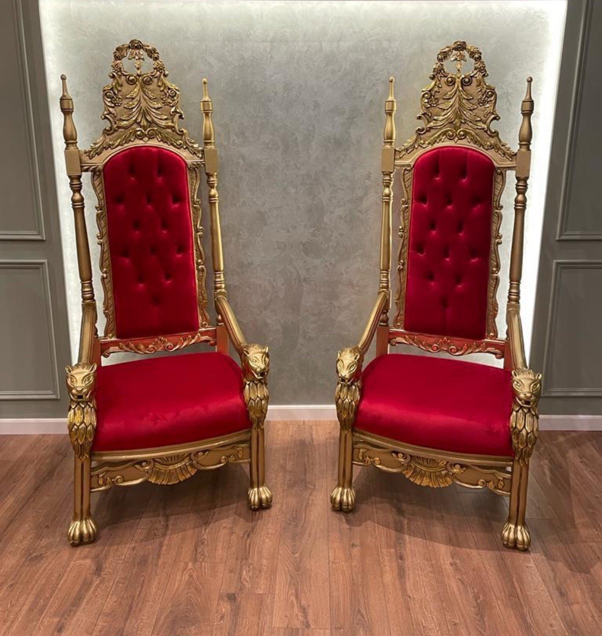 Modern throne-style chair. TIME PERIOD 21st Century ORIGIN Likely France