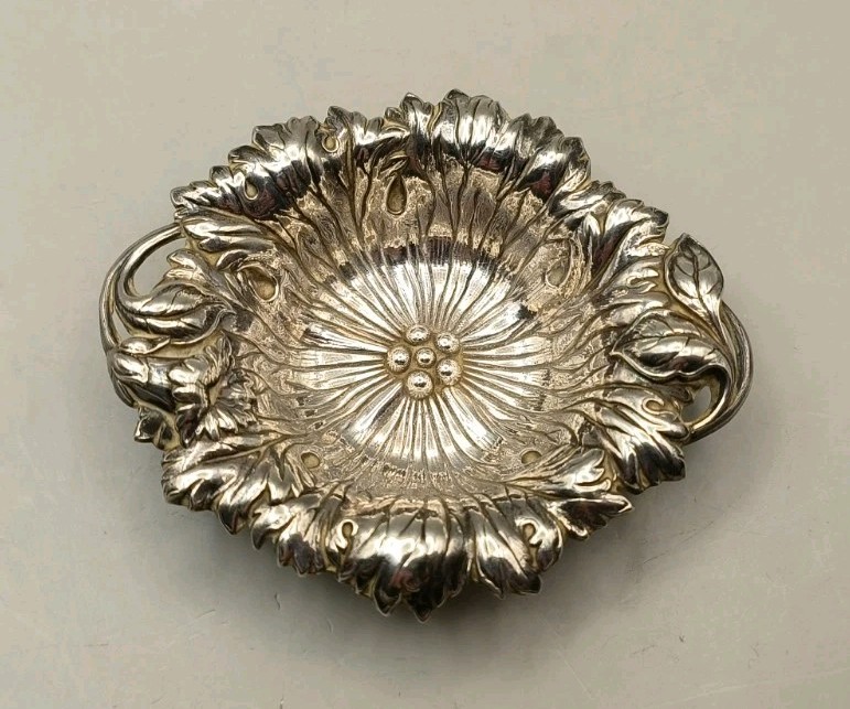 Reed & Barton Petunia Sterling Nut Dish Les Cinq Fleurs – Ca1900