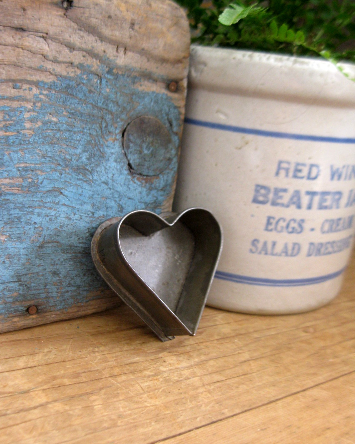 Small Early Antique Tin Heart Mold w Rolled Edges for Fairy Cakes 2-1/4″