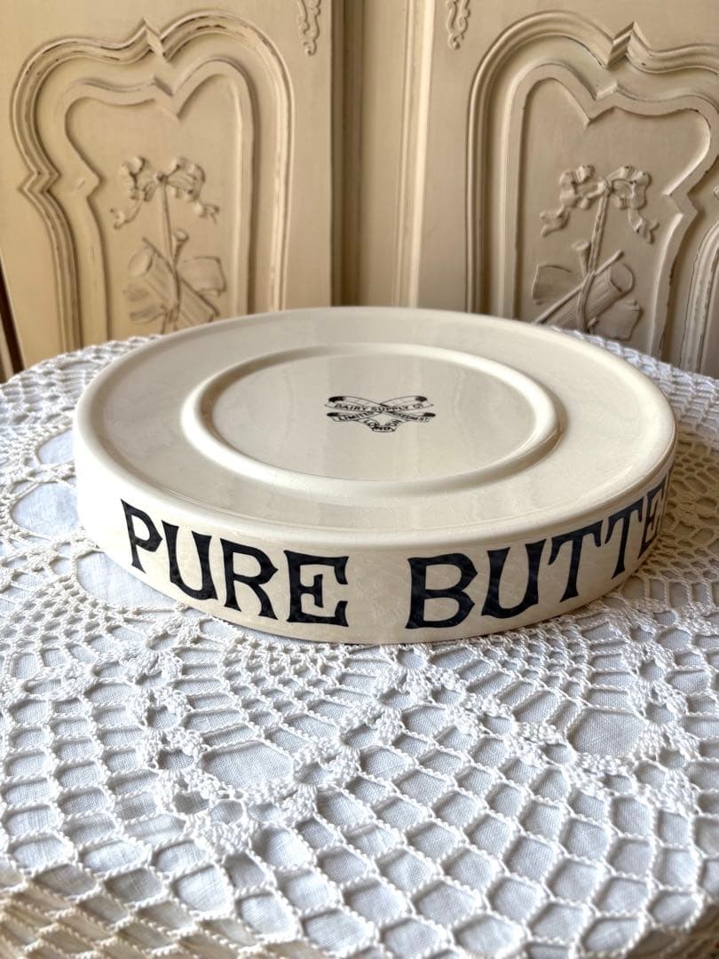 Vintage Antique British Round Ceramic Butter Slab Pre-owned in Good Condition
