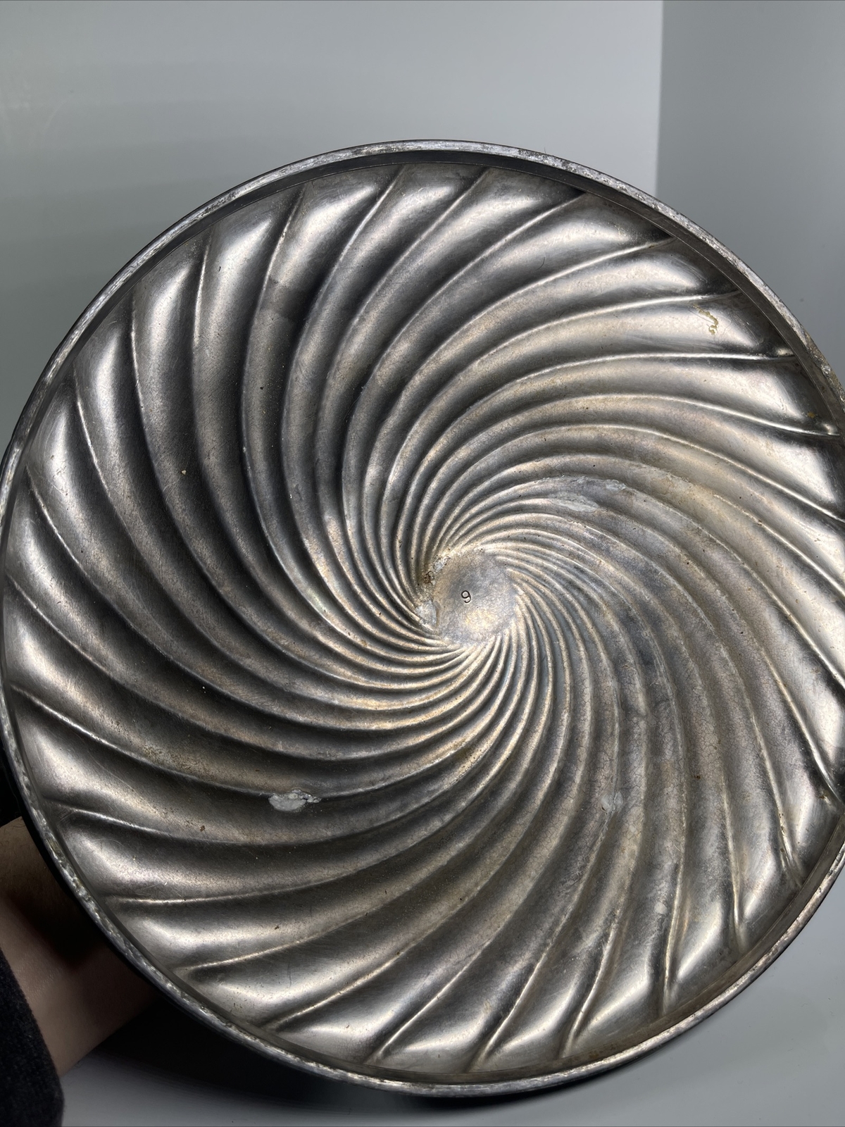 Antique Middletown Serving Dish & Lid – Silverplate Hard White Metal Swirl