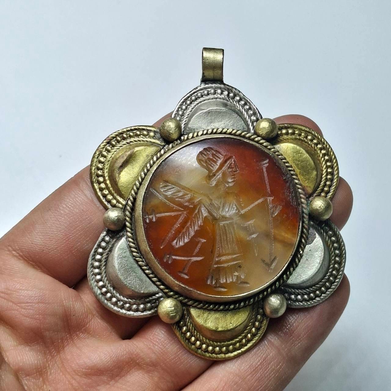 wonderful Ancient Near Eastern Intaglio Agate Stone Brass Pendant