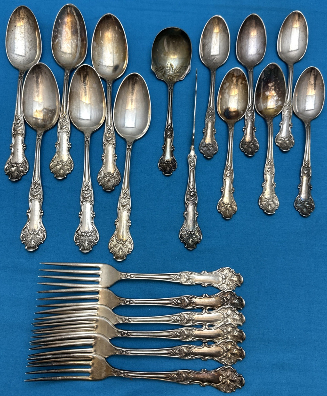 20 Pc 1906 CHARTER OAK Silverplated FORKS SPOONS & SERVING PCS 1847 Rogers Bros