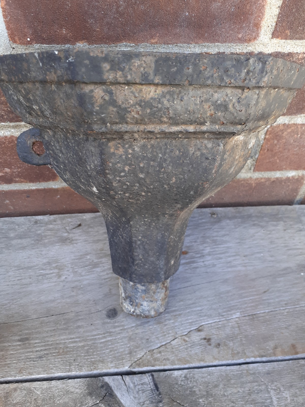 CAST IRON RAIN HOPPER,GARDEN/FEATURE/PLANTER(D)